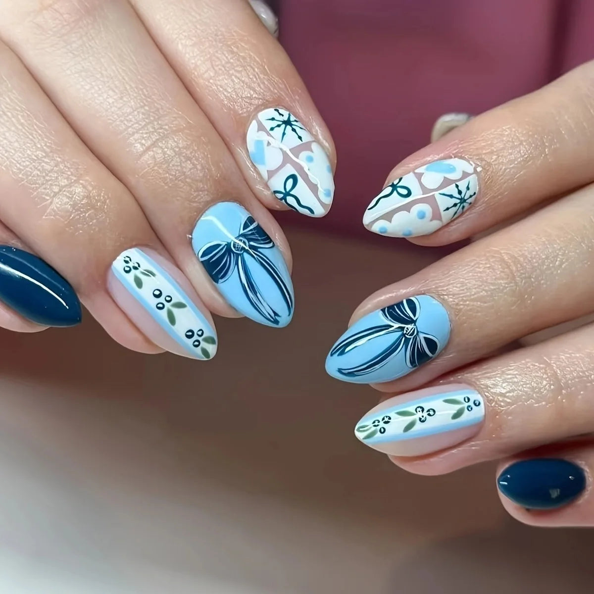 Gradient Black Press-On Nails — Y2K Star Moon Swan & Bowknot Design